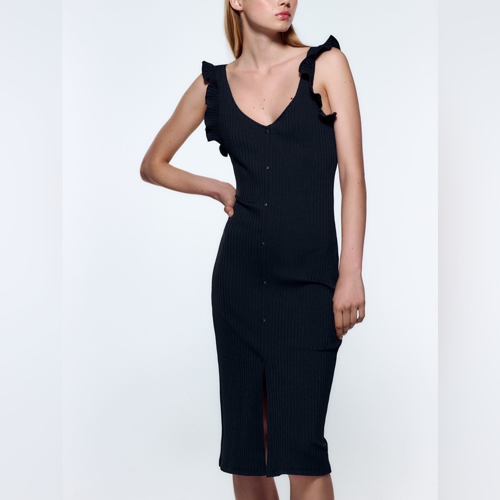 ZARA: RIBBED DRESS WITH BUTTONS